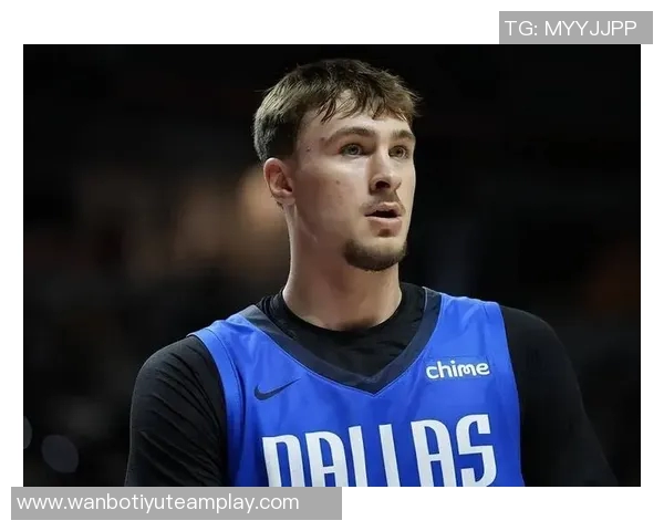 弗拉格因左脚踝扭伤缺席比赛现场观赛与库班同坐展现球队团结精神